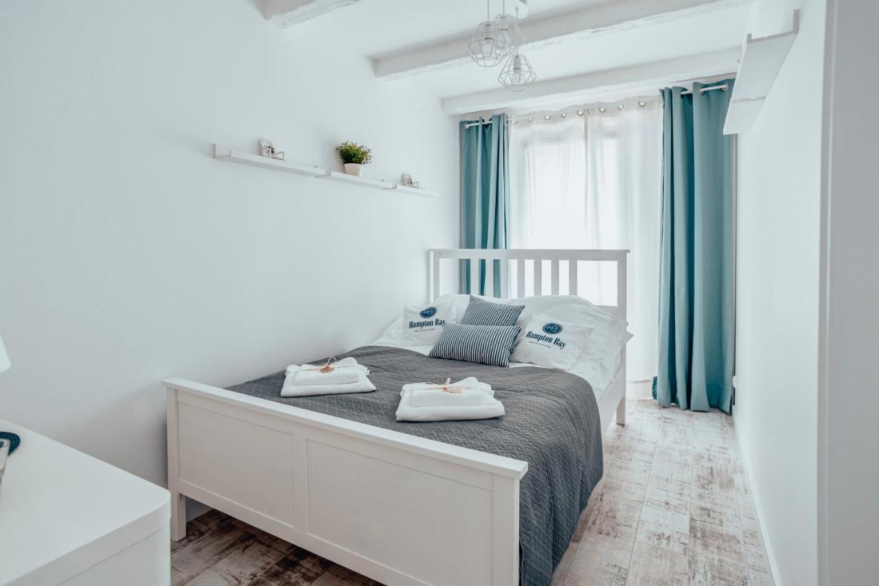 Hampton Bay Apartment